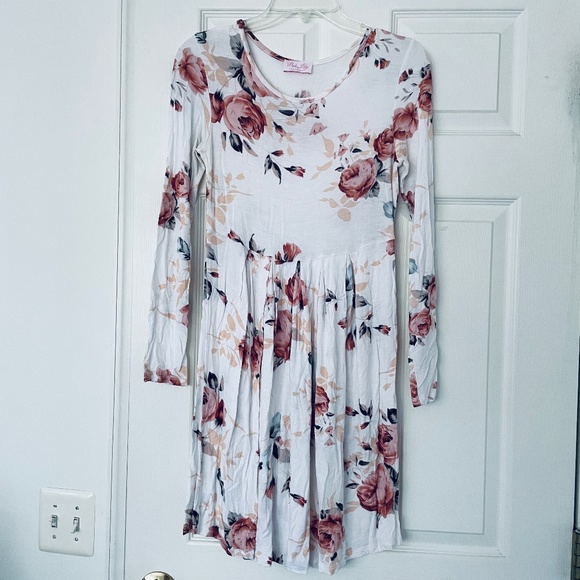 White floral long-sleeve dress - Picture 1 of 4